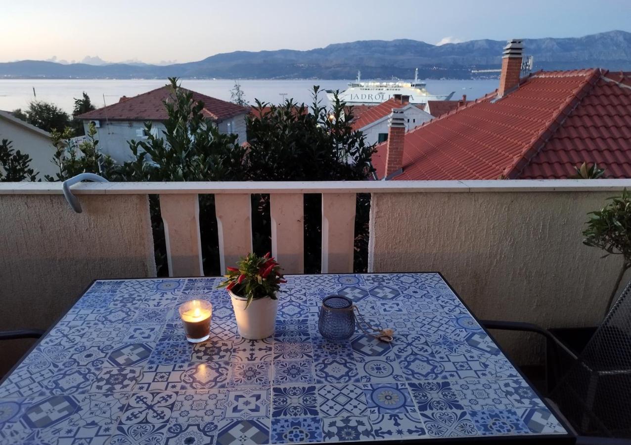 Apartman Mediterraneo Supetar Buitenkant foto