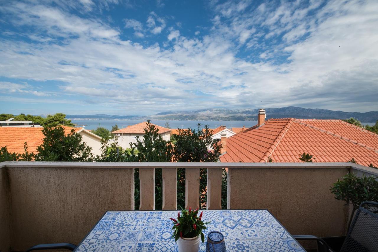 Apartman Mediterraneo Supetar Buitenkant foto