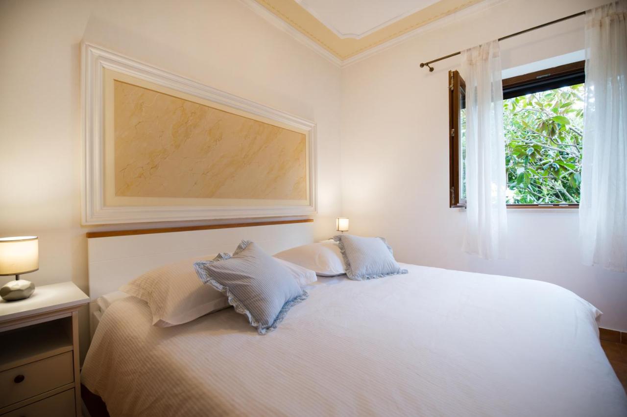 Apartman Mediterraneo Supetar Buitenkant foto